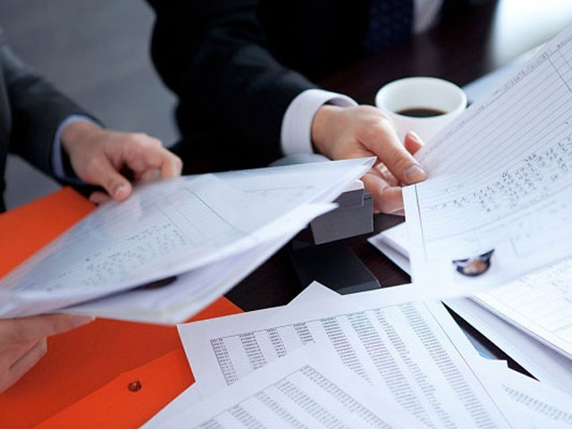 Làm cách nào để tạo mẫu đơn xin việc nổi bật?